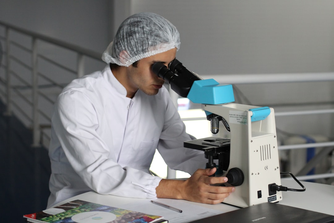 Kontrola jakości w laboratorium zakładu spożywczego
